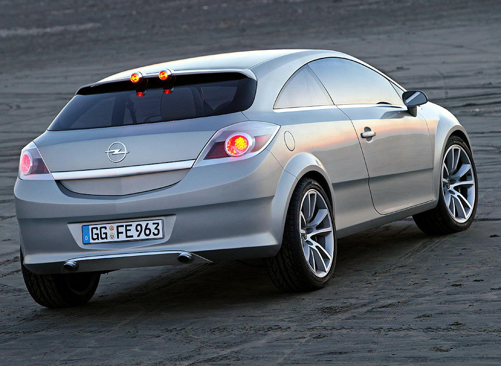 Opel GTC Genève 2003 002.jpg